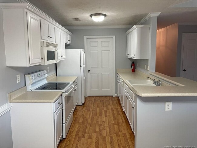 Building Photo - 1711 Renwick Dr