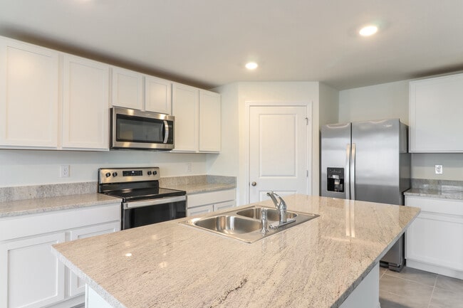 Building Photo - 36483 Spanish Rose Dr, Dade City, FL