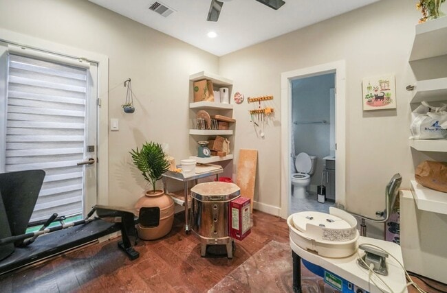 Building Photo - 622 Janisch Rd