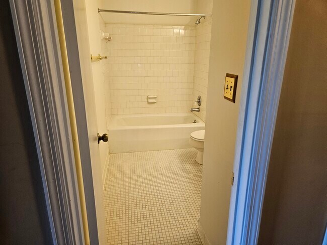 Building Photo - 148 Glen Acres Ct