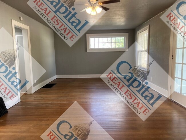 Building Photo - Cozy 2 Bedroom