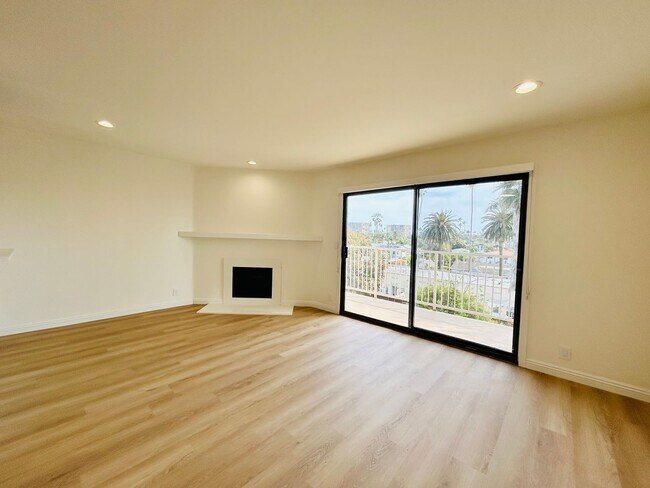 Building Photo - ven920