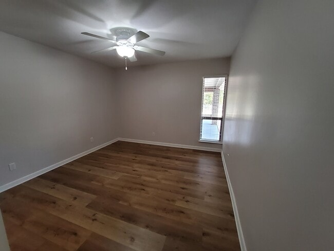 Building Photo - 7402 Hwy 2302