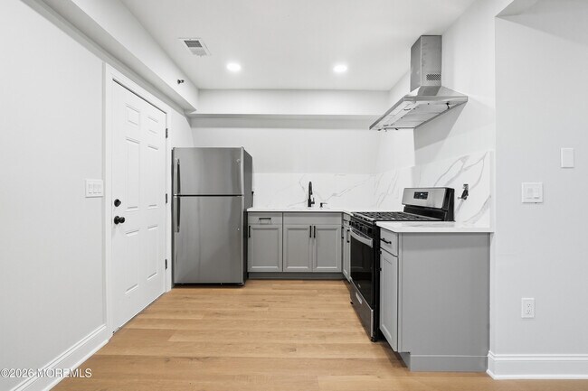 Building Photo - 115 Remsen Ave