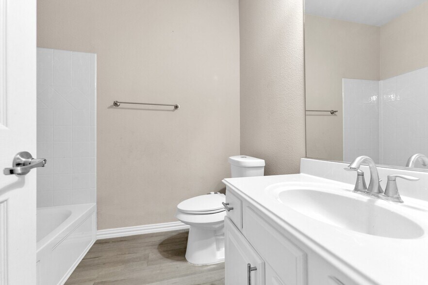 Building Photo - 5760 Sapphire Pool Trail