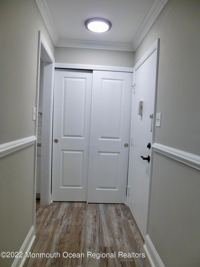 Building Photo - 127 Amberly Dr