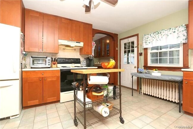 Building Photo - 12 Mamanasco Rd