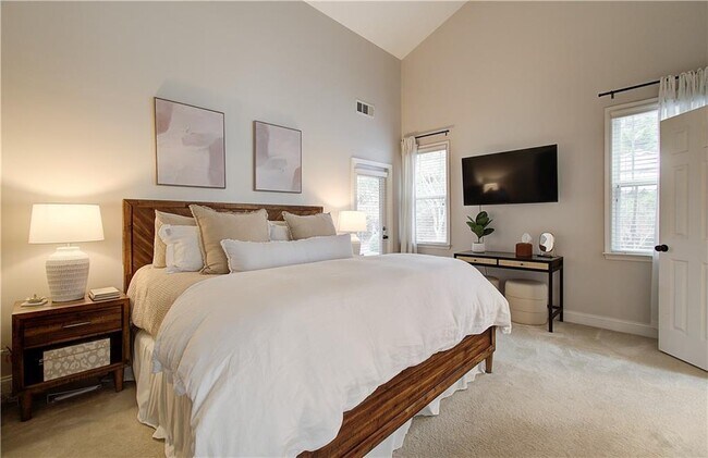 Building Photo - 3822 Carriage House Dr