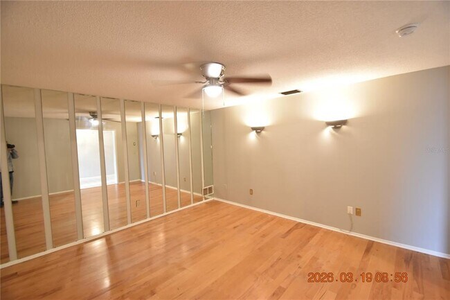 Building Photo - 2562 Redwood Way