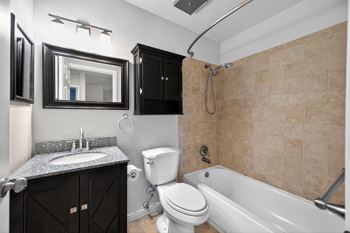 Building Photo - 3501 S Kittredge St