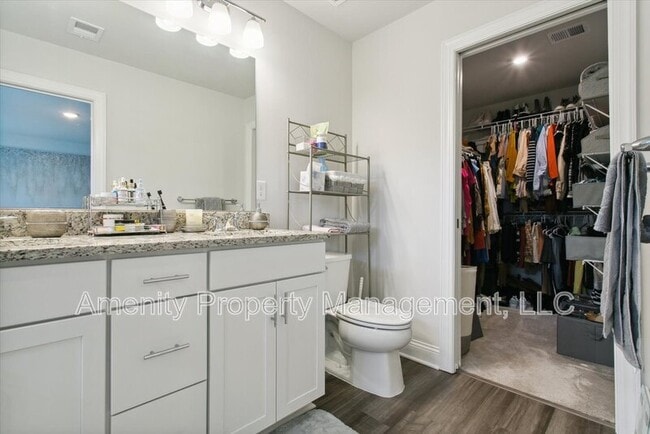 Building Photo - 121 Daybeacon St