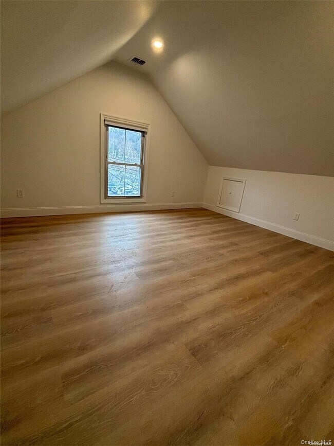 Building Photo - 1353 Old Northern Blvd