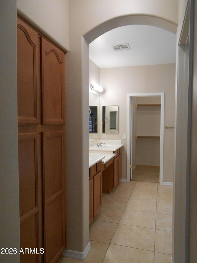 Building Photo - 3077 E Blue Ridge Pl