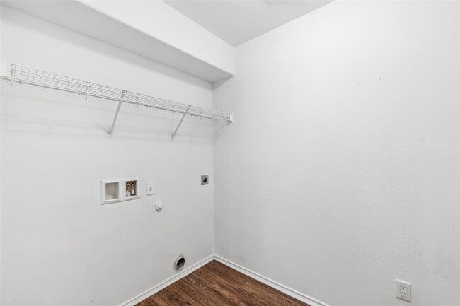 Building Photo - 1808 Enchanted Rock Dr