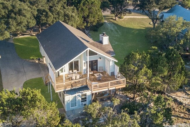 Building Photo - 693 Riviera Dr