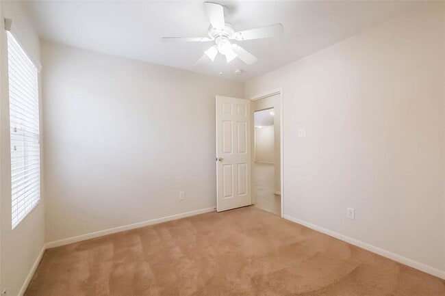 Building Photo - 15527 Fir Woods Ln