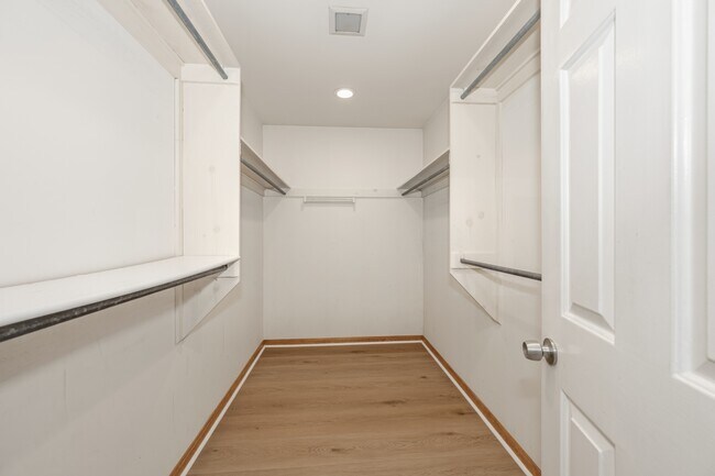 Building Photo - 8112 Pete Wiles Rd