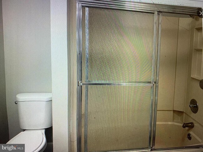 Building Photo - 406 High St