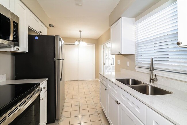 Building Photo - 4243 Cynthia St