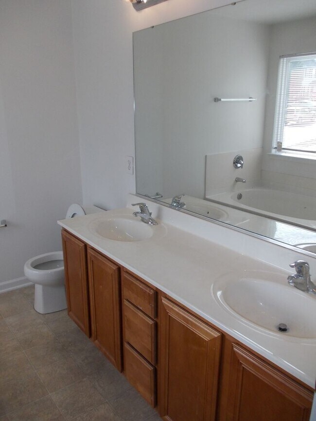 Building Photo - COMING SOON!!!  Large 4 bedroom home near UNCC