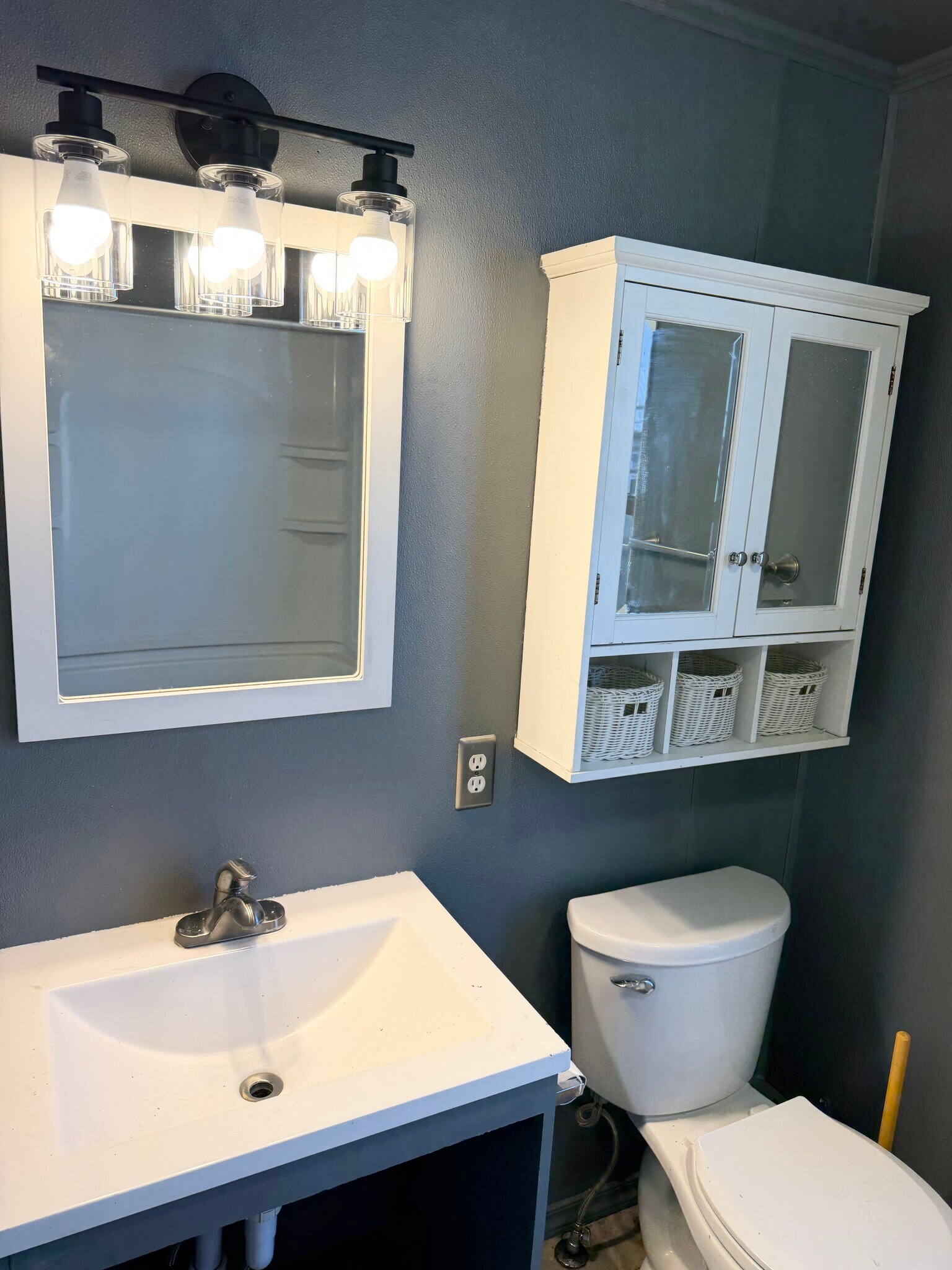 Building Photo - 1212 E Philadelphia Ave