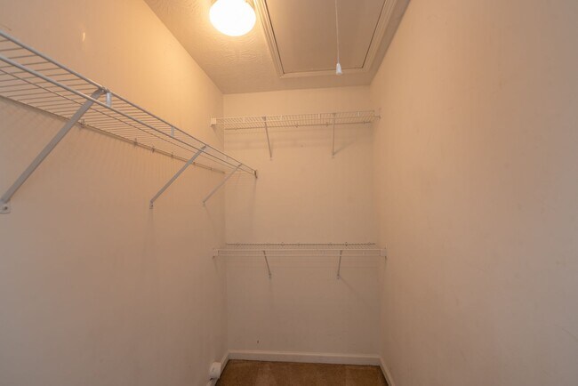 Building Photo - $1,200 - 2 Bed/2 Bath house in Harlem, with all appliances!