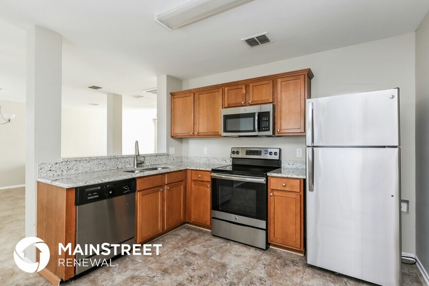 Building Photo - 2206 Midbury Dr