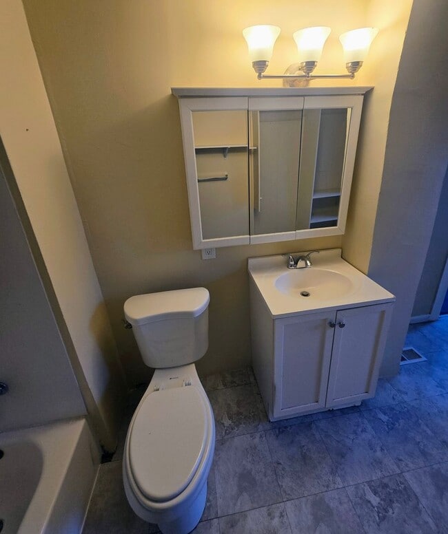 Building Photo - 6107 Old Bethlehem Pike