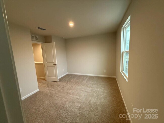 Building Photo - 10149 Florentine Wy