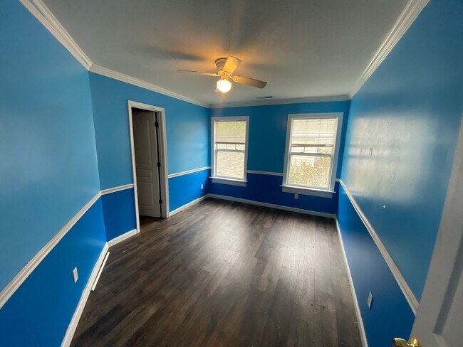 Building Photo - Charming Hampton Home