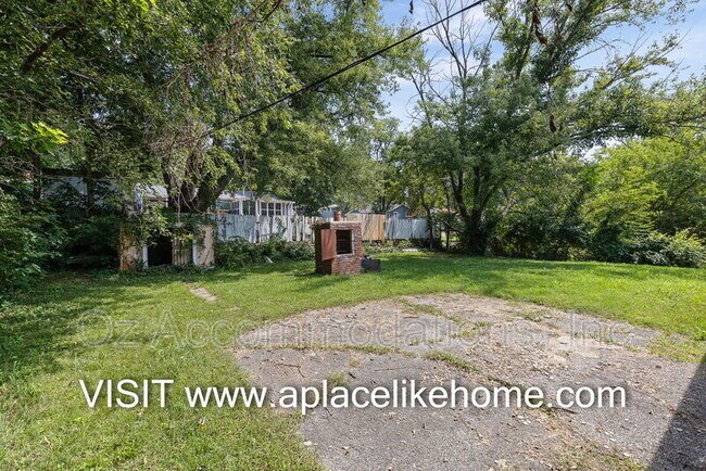 Building Photo - 9811 Marsh Ave