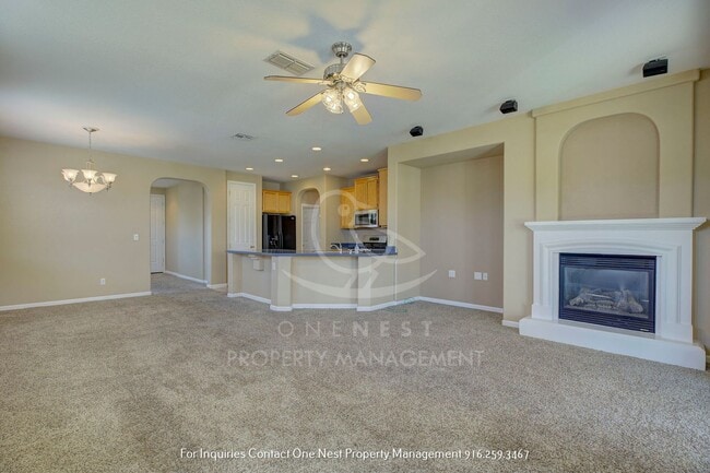 Building Photo - Beautiful 4 BD 2 BA Lincoln Home
