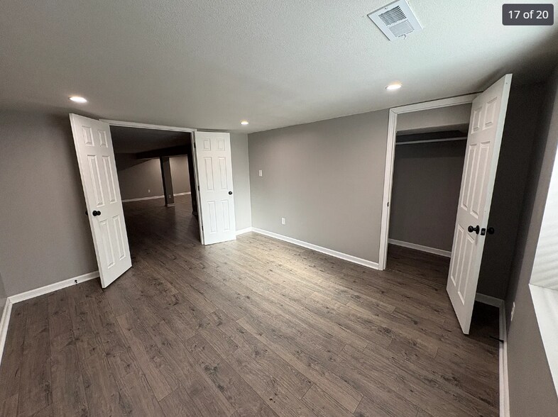 Building Photo - 3609 SW Harbor Cir