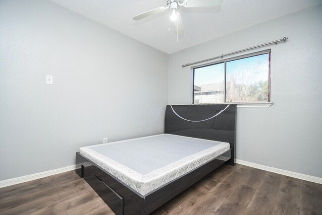 Building Photo - 15310 Barbarossa Dr