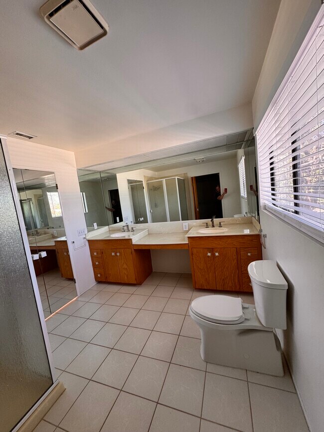 Building Photo - 5183 Topanga Canyon Blvd