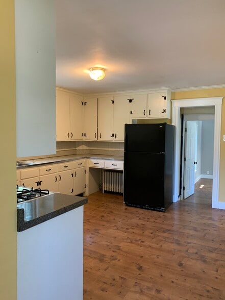 Building Photo - 65 Bacon St