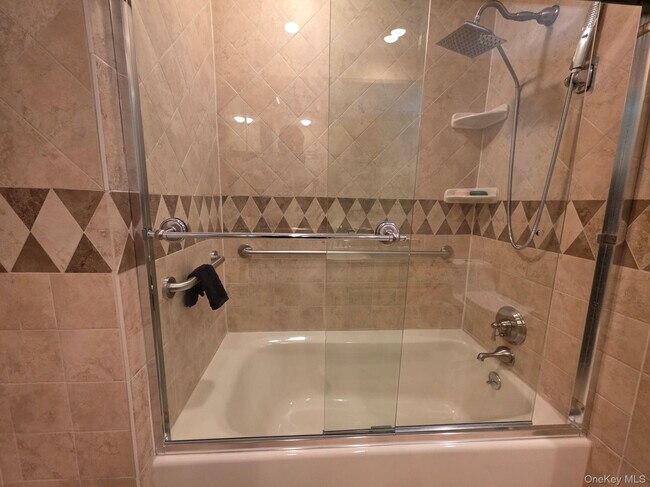 Building Photo - 29 Carriage Hill Ln