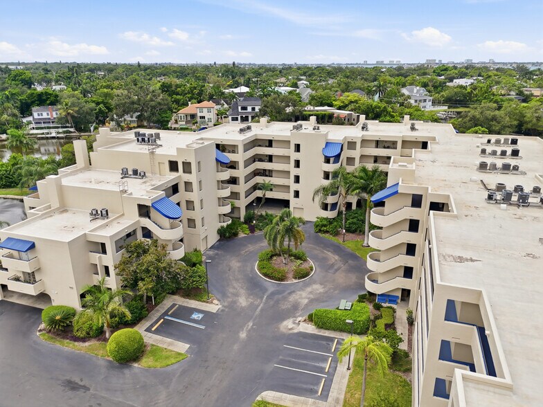 Building Photo - 835 S Osprey Ave