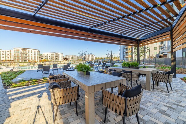 Building Photo - 10505 Deerwood Rd