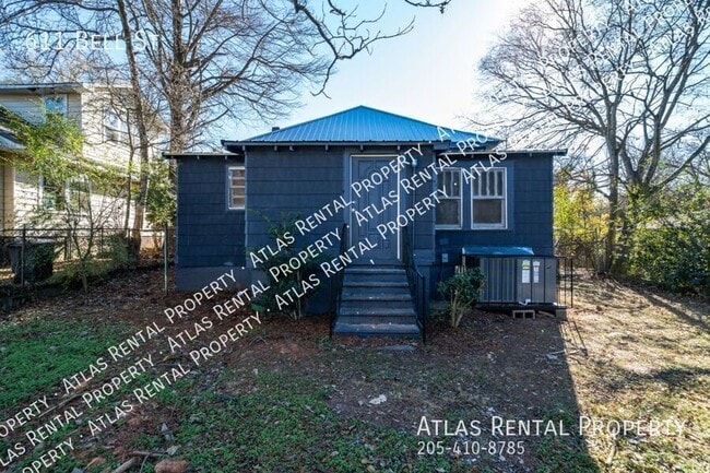 Building Photo - 611 Bell St