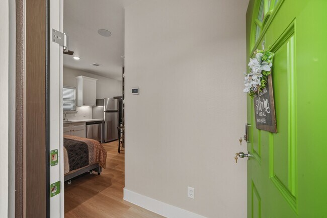 Building Photo - 3539 Mt Pleasant St