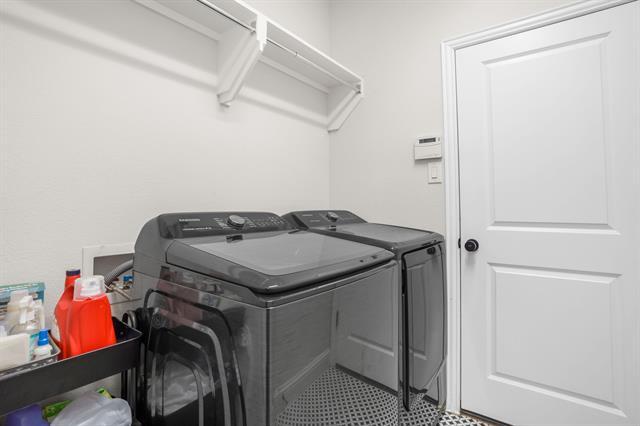 Building Photo - 853 Field Crossing