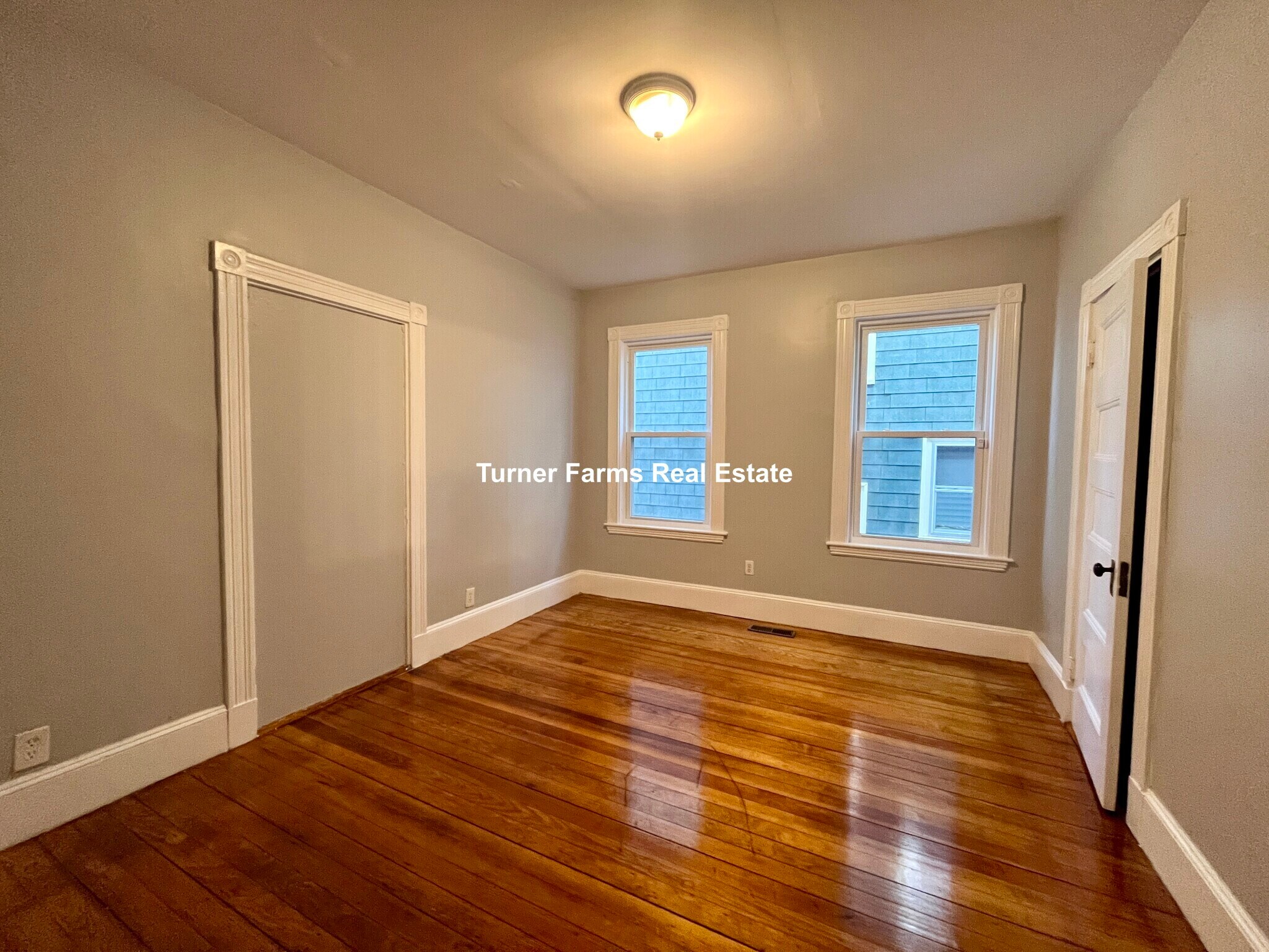 Building Photo - 10 Bucknam St