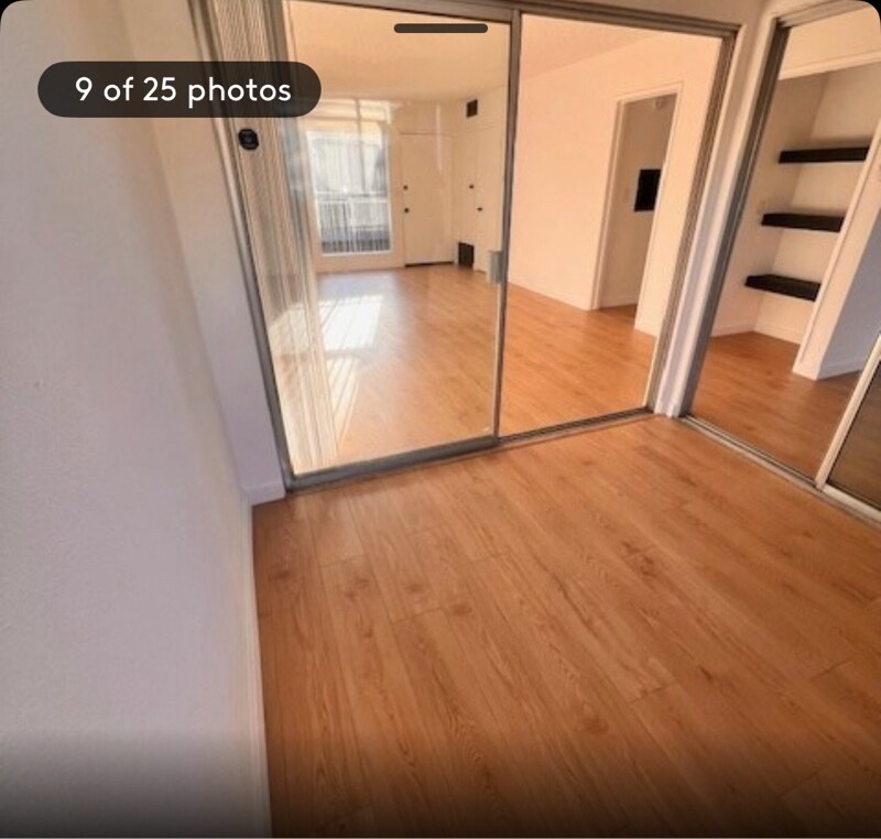 Building Photo - 20880 Ventura Blvd