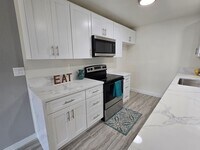 Building Photo - Downstairs 1 Bedroom Unit in Orange