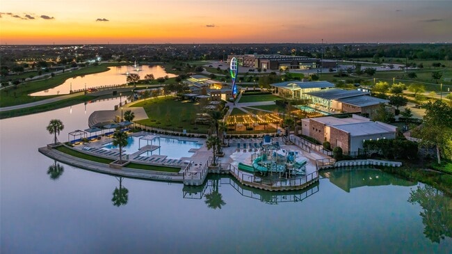 Building Photo - 4910 Morrison Dr