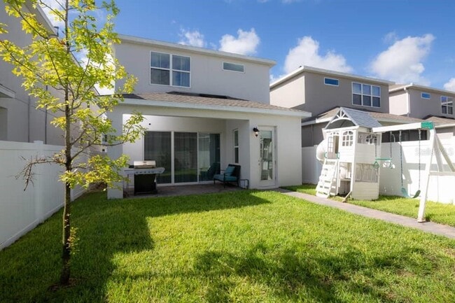 Building Photo - 15367 Gilligan Ct