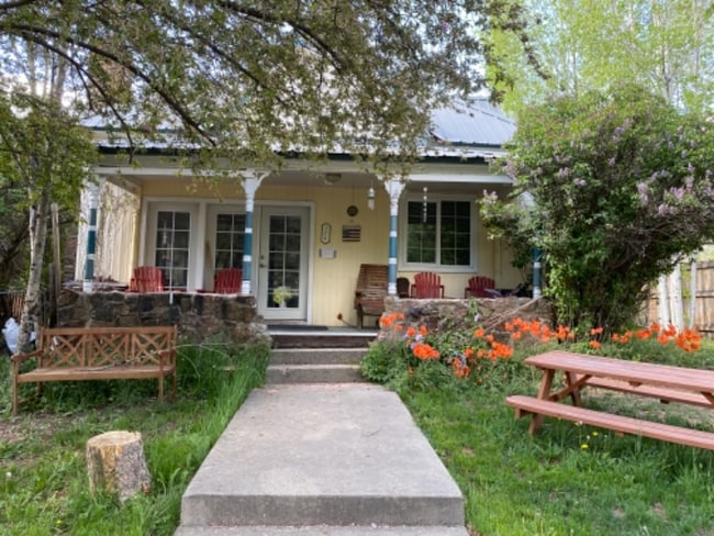 Primary Photo - 174 Hermosa St