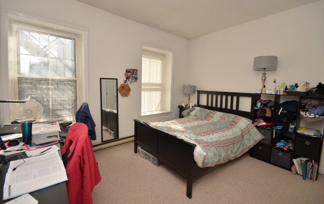 Building Photo - 1742 Washington St