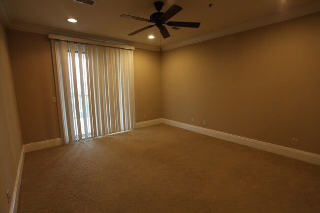 Building Photo - Downtown Auburn Luxury Living – Steps from...